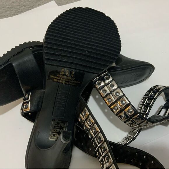 DKNY Women's Stud Heeled Sandal with Buckle Detail 6.5M / 37 - Picture 5 of 7